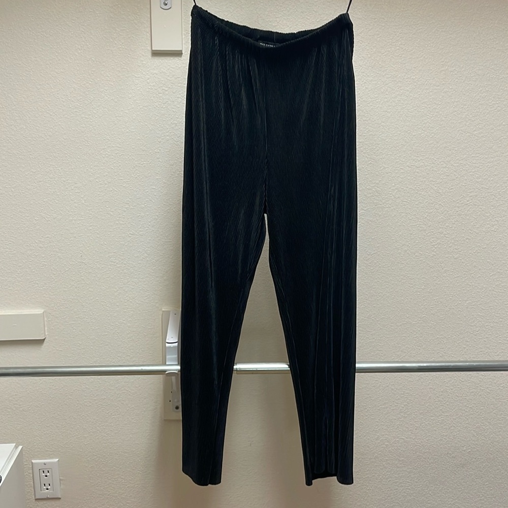 Black plisse pleated pants